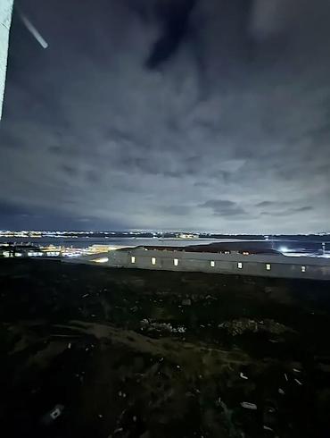 Kafel və metlax: Təsvir: - Müasir üslubda təmir olunmuş mənzil interyeri. Parlaq boz — 18
