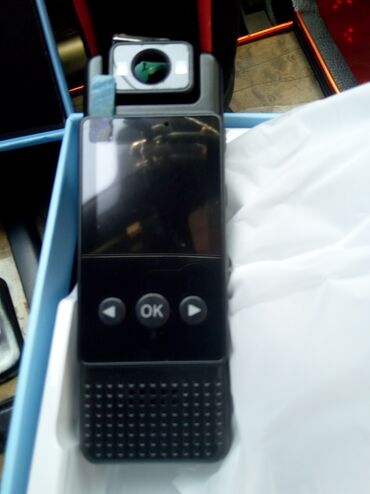 Videokameralar: 180 dərəcə dönən lensə malik bu mini korpus kamera, istifadə rahatlığı — 5