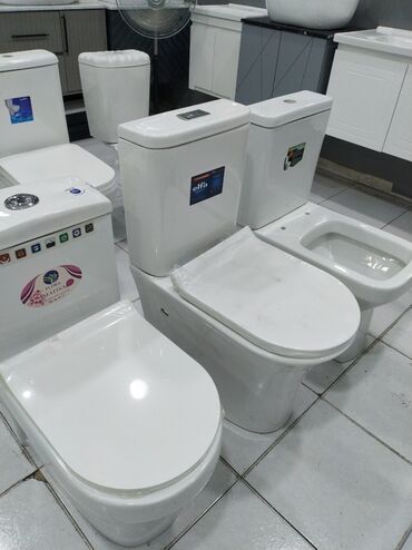 Ağ rəngdə unitaz dəstləri, hamam otaqları üçün uyğundur. Müxtəlif