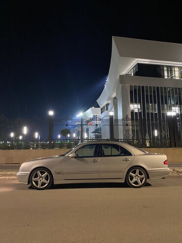 авто сапок: Mercedes-Benz E 320: 2000 г., 3.2 л, Автомат, Бензин, Седан