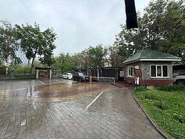 Продаётся просторная 3 комнатная квартира рядом с парком. Улица