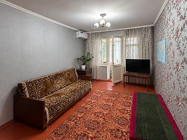 Батирлерди сатуу: 2 бөлмө, 44 м², 8-мкр 104-серия, 2 кабат, Эски ремонт — 1