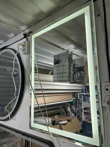 маленькое зеркало с подсветкой: Прямоугольное зеркало с LED‑подсветкой по периметру - Форм‑фактор