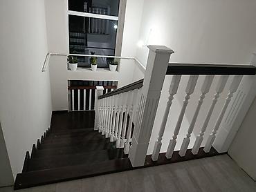 Деревянные лестницы: Деревянная лестница Для дома, Форма лестницы: П-образная — 7