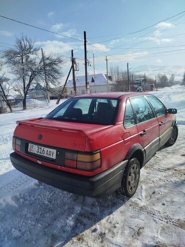 Volkswagen: Volkswagen Passat: 1991 г., 1.8 л, Механика, Бензин, Седан