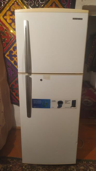 купить холодильник бу в бишкеке: Холодильник Hitachi, Б/у, Двухкамерный, De frost (капельный), 70 * 180 *