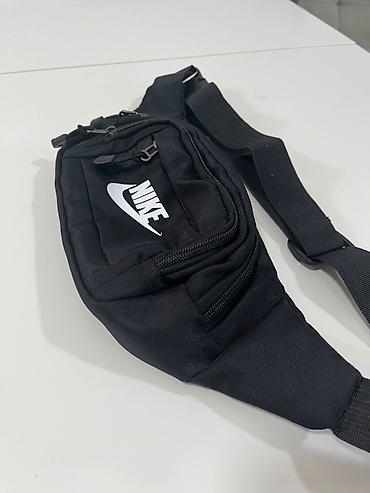 versace chain: Nike crna torbica nekoriscena, znak malo odlepljen na kraju ali pored — 2
