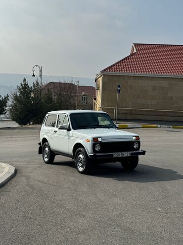 azerbaijan car price: VAZ (LADA) 4x4 Niva: 1.7 l | 2015 il 85000 km Universal