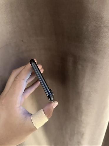 iphone 5 plus: IPhone XR, черный цвет - Экран 6.1" Liquid Retina (IPS), True Tone — 5