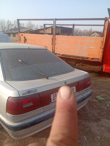 Mazda: Mazda 626: 1990 г., Механика, Седан — 4