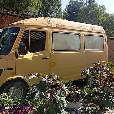 муфта мерс: Mercedes-Benz T1: 1992 г., Фургон — 3