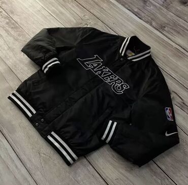 джинсовая куртка с мехом levis: Эркектердин курткасы, 2XL (EU 44), Los Angeles Lakers, Жаңы, түсү - Кара, Өзү алып кетүү