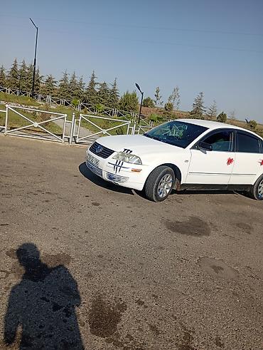 volkswagen polo v: Volkswagen Passat (B5) sedan – ağ rəngli, 4 qapı, önlü-arxalı geniş — 5