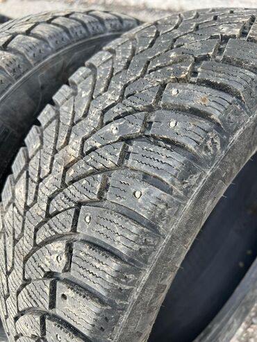 разноширокие шины: Шины 215 / 55 / R 17, Зимняя шипованная, Б/у, Комплект, Легковые, Formula