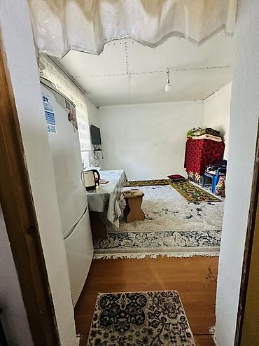 военно антоновка восст: 3 комнаты, 50 м², Бишкек, Азамат авторынок Собственник — 4