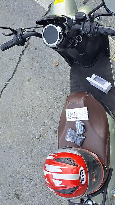 Mopedlər,skuterlər: Retro dizaynlı Elektrikli şəhər skuteri - Rəng: açıq yaşıl gövdə — 9