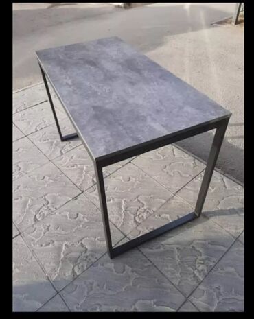 метал квадрат: Офисный Стол, цвет - Серый, Б/у