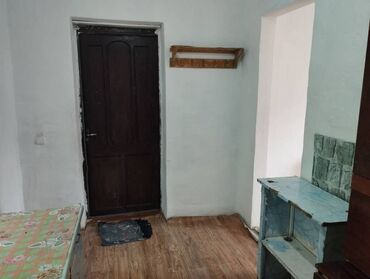 Долгосрочная аренда домов: 38 м², 2 комнаты, Парковка, Забор, огорожен