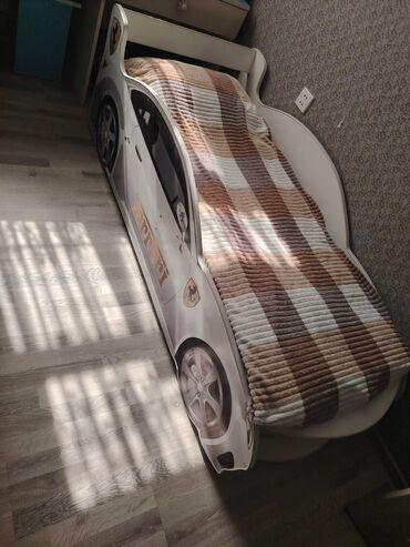 Masalar: Masin çarpayı satılır 130 azn. Matras var. Unvan Xetai Babek. 9212