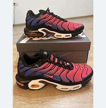 nova revolution: A klasa TN i Nike 95
Brojevi na slikama 
4500 din — 6