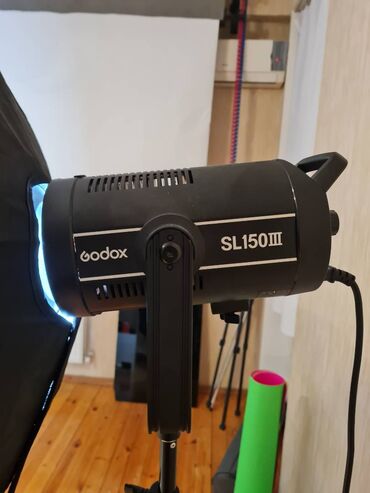 İşıqlandırma: Godox sl150III
KOmplekt satilir teze kimidir