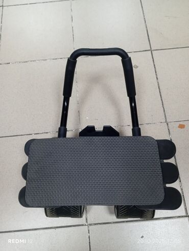 коляска для двоих детей разного возраста: Платформа‑подножка для второго ребёнка к коляске. Особенности: -