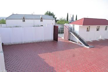 bine evləri: Geniş həyətli çoxfunksiyalı obyekt - İki mərtəbəli əsas korpus və — 3