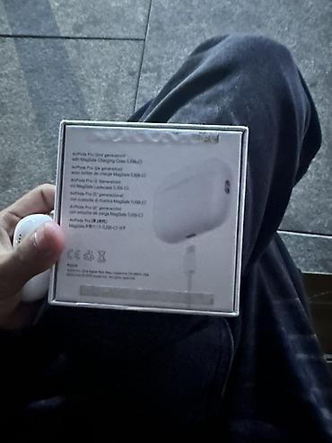 samsung flip3: AirPods Pro (2‑го поколения) с зарядным кейсом MagSafe (USB‑C). Белые — 2