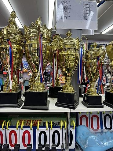 золотые нити: Кубки для награждения — серия классических золотых трофеев на — 1