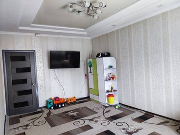 продается 2 ком квартира: 2 бөлмө, 52 кв. м, 105-серия, 4 кабат, Косметикалык ремонт