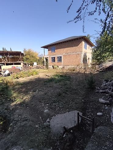 осмон ата конушу: 📍 В Сокулуке ( верхнаяя зона ) продается дом на участке 8.5 соток, по — 3