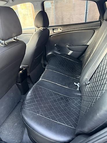 салярись: Hyundai Solaris: 2012 г., 1.4 л, Механика, Бензин, Хэтчбэк — 4