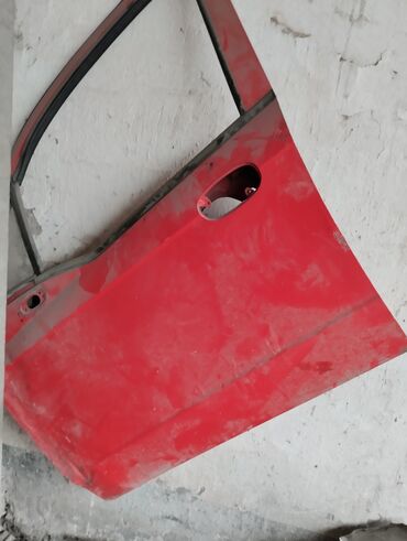 матиз аксессуары: Передняя левая дверь Daewoo Б/у, цвет - Красный,Оригинал