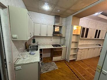Mənzillər: Nərmanov metrosu ilə arası 2dq məsafədi parkın yanında. 1nəfər oğlan — 8