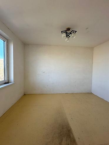 Продажа коттеджей и домов: Продаётся двухэтажный кирпичный дом. Площадь дома 120 кВ 4 комнаты — 6