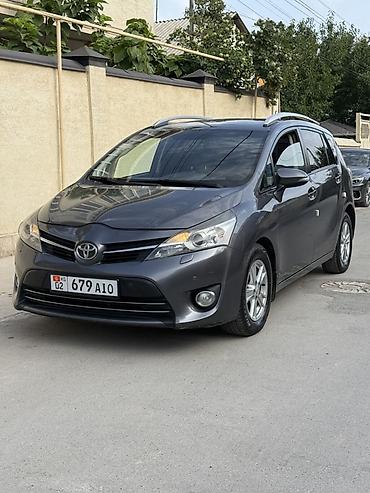 ccc bmw: Toyota Verso: 2013 г., 1.8 л, Автомат, Бензин, Минивэн — 2