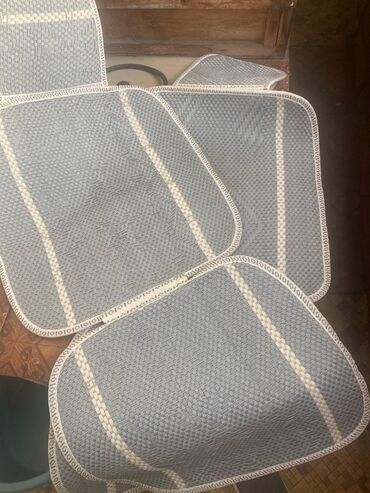 подушка из гречневой лузги для сидения: Продаю накидки летние. Пара на передние сиденья. Цена 700 сом за пару