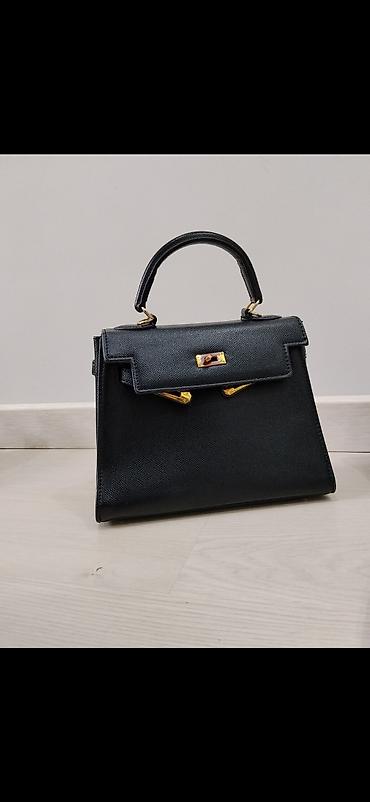 Другая женская обувь: Отдаю вещи даром.
Пишите, если нужно — 9