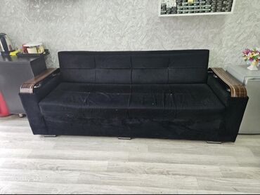 ağ stol: Klassik divan, Qonaq otağı üçün, Açılmayan