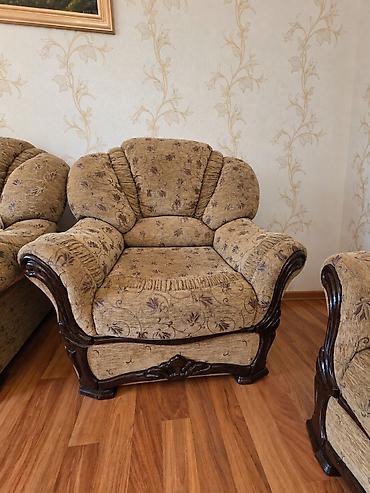 Divan və kreslo dəstləri: İşlənmiş, Klassik divan, 2 kreslo, Bazasız, Açılan — 2