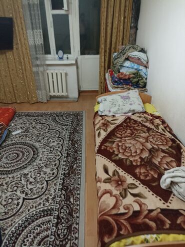 обмен домов: Нужен Парень в 1 ком кв все удобства - Мебель: односпальная кровать
