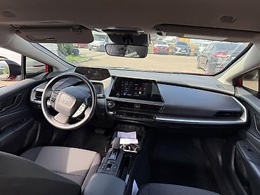 Toyota: Toyota Prius: 2023 г., 2 л, Автомат, Гибрид, Хэтчбэк — 5