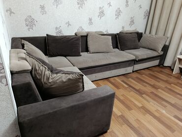 продаю спортивные костюмы: Модульный диван, Велюр