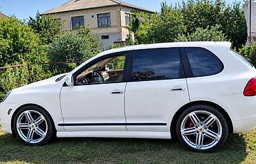 latun satisi: Porsche Cayenne, ağ rəng, 5 qapılı SUV Xarici: - Ağ kuzov — 2