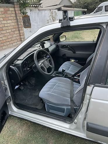 Volkswagen: Volkswagen Passat: 1988 г., Кол менен иштөөчү, Бензин, Седан — 9