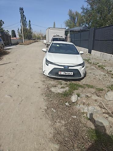 Toyota: Toyota Corolla: 2021 г., 1.8 л, Вариатор, Гибрид, Седан — 1