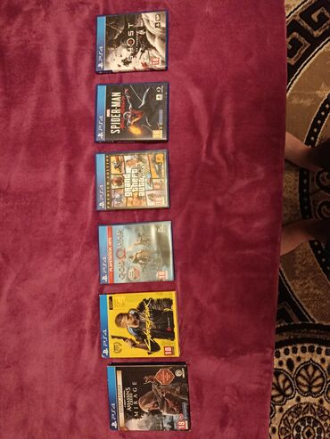 PS2 & PS1 (Sony PlayStation 2 & 1): PlayStation 4 üçün orijinal disk kolleksiyası Paketdə olan oyunlar: -