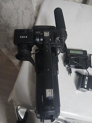 12x: Sony HXR-MC1500 peşəkar video kamera komplekti Xüsusiyyətlər: - HD — 6
