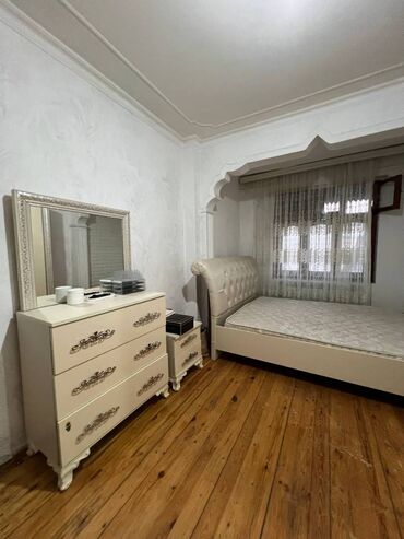 Uzunmüddətli kirayə mənzillər: 9 cu MKR-da Mircəlal küçəsində yerləşən 9 mərtəbəli binanın 5-ci — 7