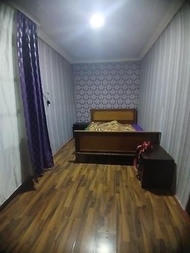1 otaq 1 quxna hamam ayaq yolu içeride internet var muşderi ferqi